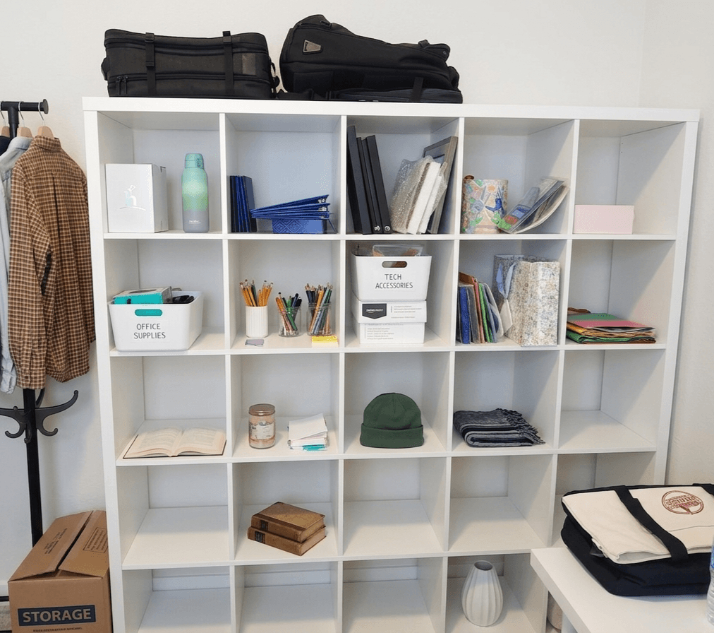 [무빙세일] 식탁, 이케아 수납장, 스피커 판매합니다