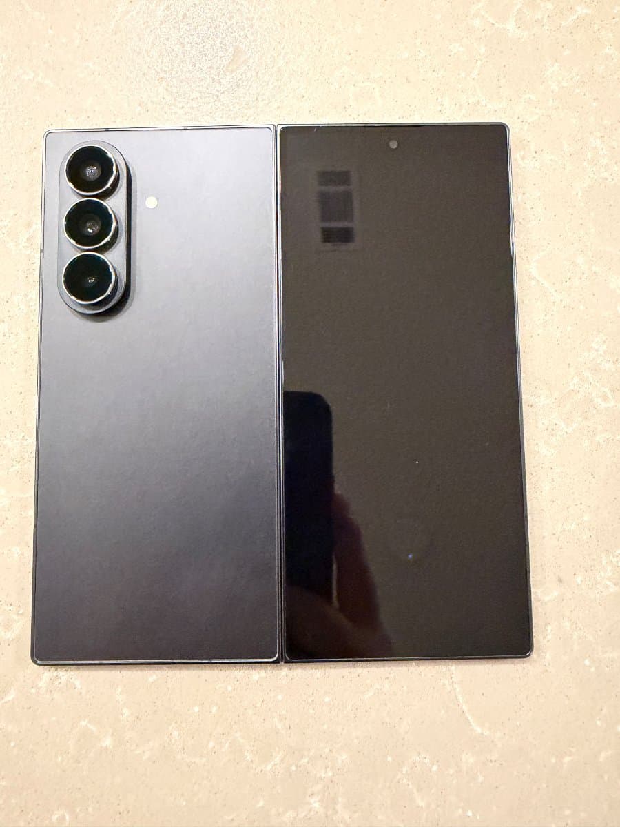 Samsung Galaxy Z Fold7 – Unlocked, Like New (256GB, Black) 팝니다.